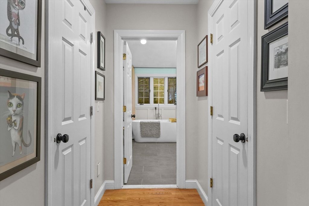 Bathroom, Interior, Recessed Lighting, Wood Texture Flooring
