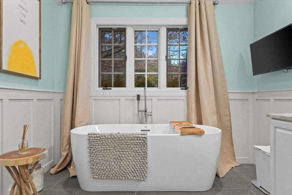 Bathroom, Free Standing Baths, Interior