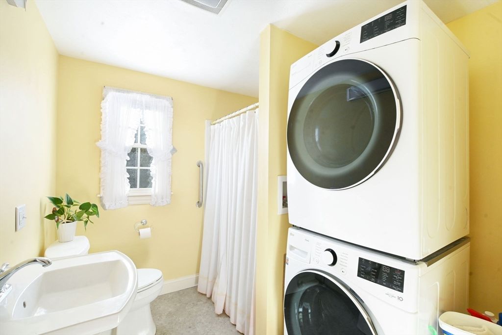 Bathroom, Interior, Utility Closets, Washer