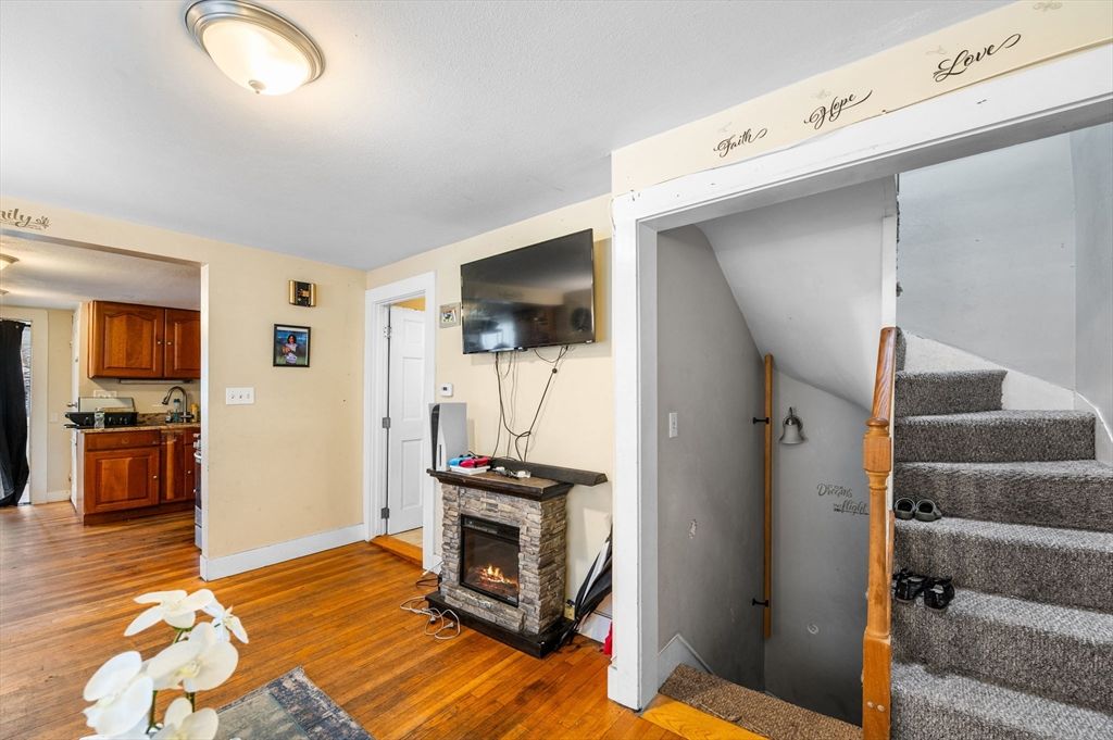 Fireplace, Interior, Kitchen, Wood Texture Flooring