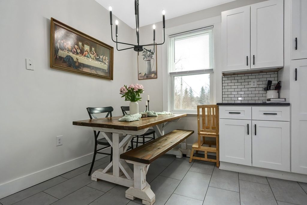 Chandelier, Dining room, Interior