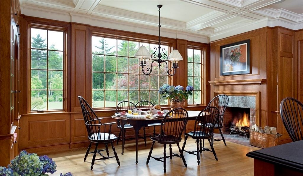 Chandelier, Dining room, Fireplace, Interior, Wood Texture Flooring