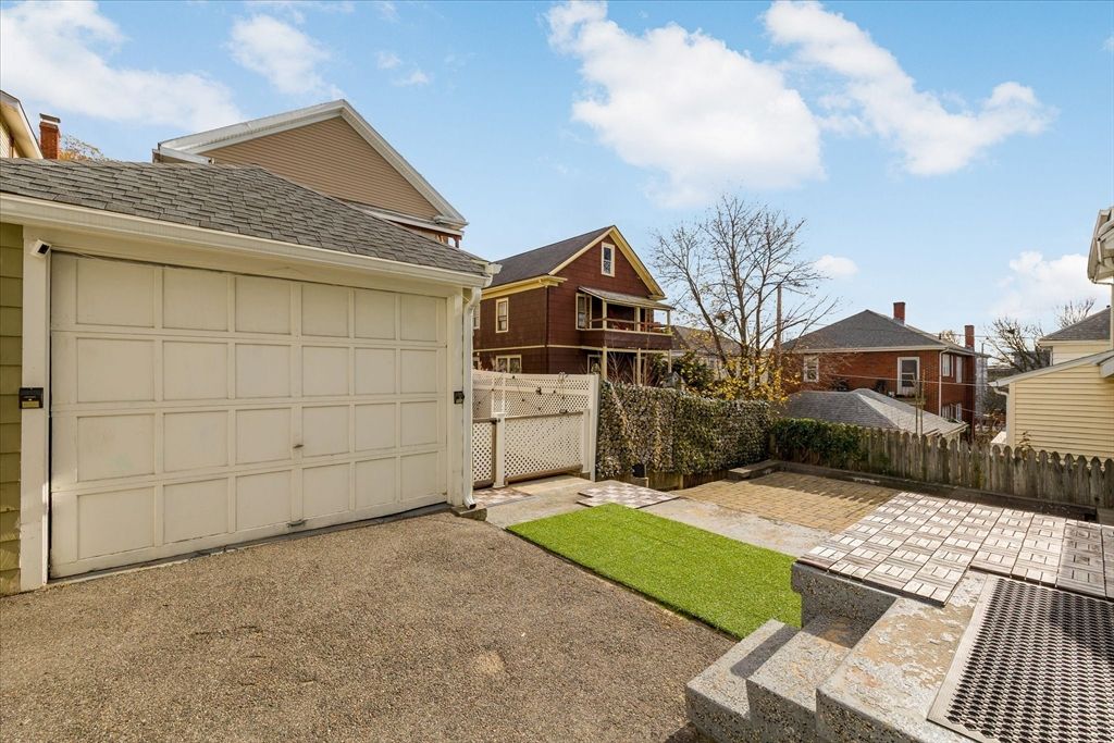 Detached Garage, Exterior