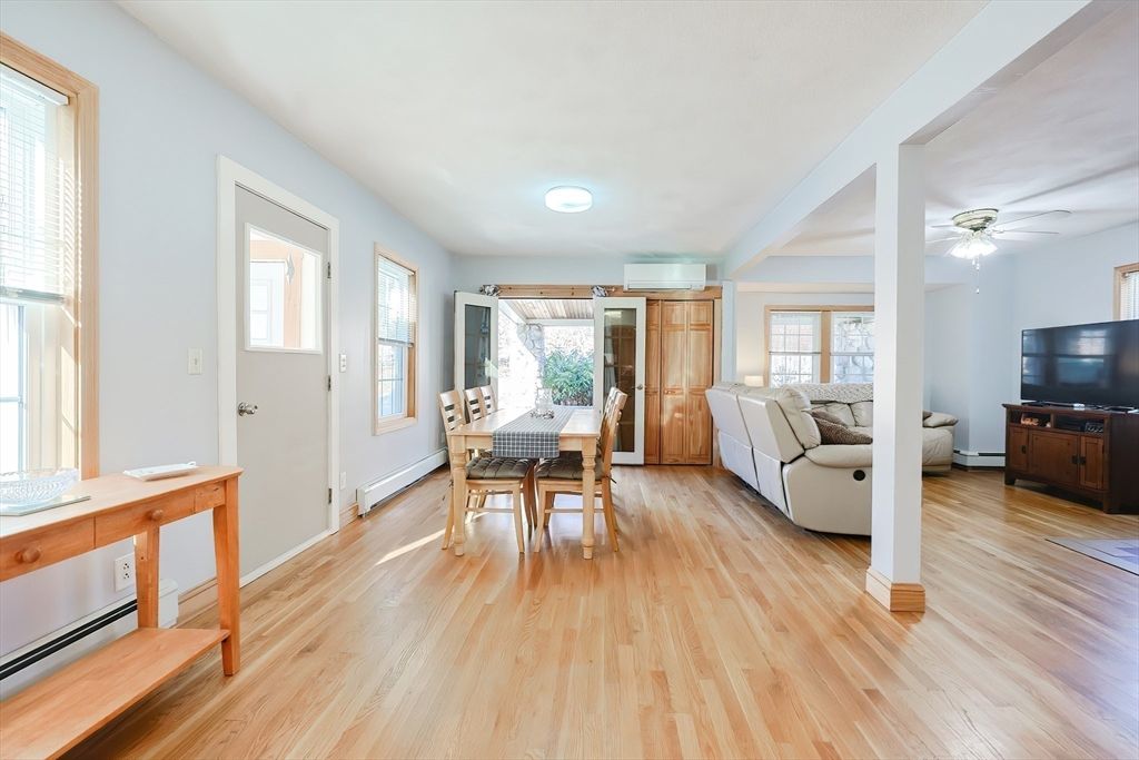Dining room, Interior, Living room, Wood Texture Flooring