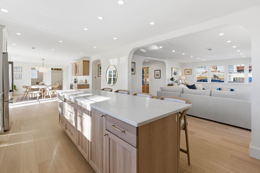 Chandelier, Dining room, Interior, Kitchen, Living room, Recessed Lighting, Wood Texture Flooring