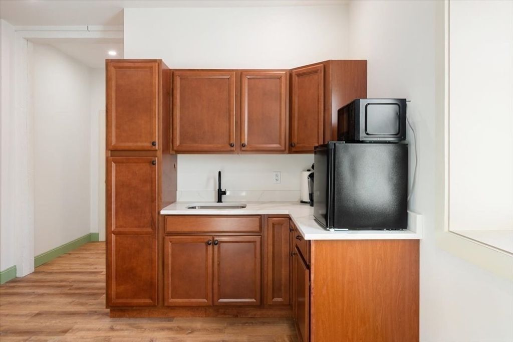 Home Office, Interior, Kitchen, Recessed Lighting, Wood Texture Flooring