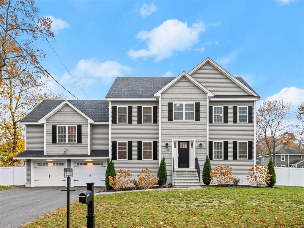 Attached, Exterior, Facade, Farmhouse