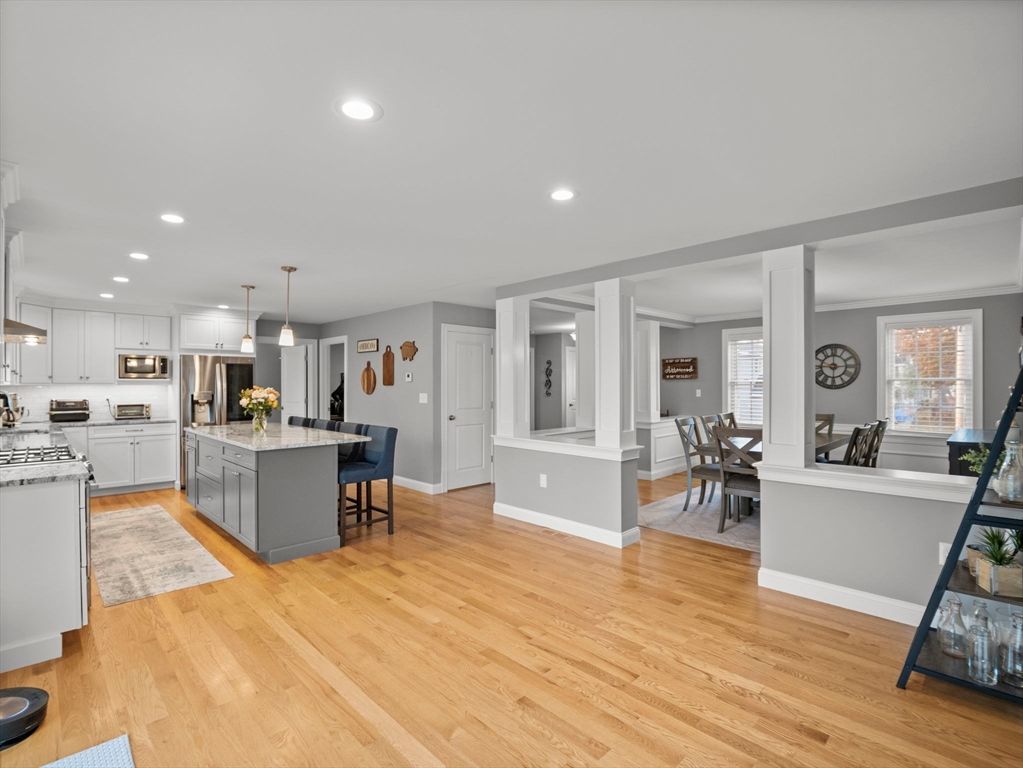 Dining room, Interior, Kitchen, Pendant Lights, Recessed Lighting, Wood Texture Flooring