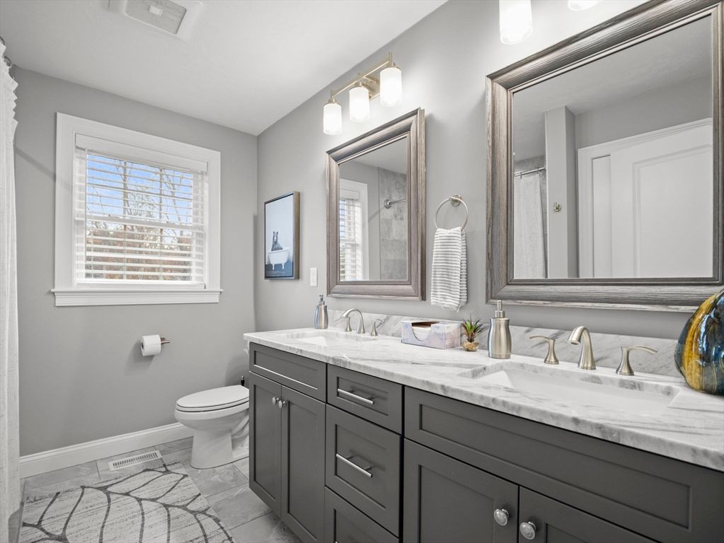 Bathroom, Dual Sink Vanities, Interior
