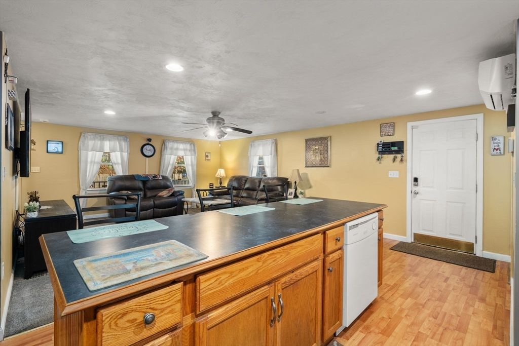 Interior, Kitchen, Living room, Recessed Lighting, Wood Texture Flooring