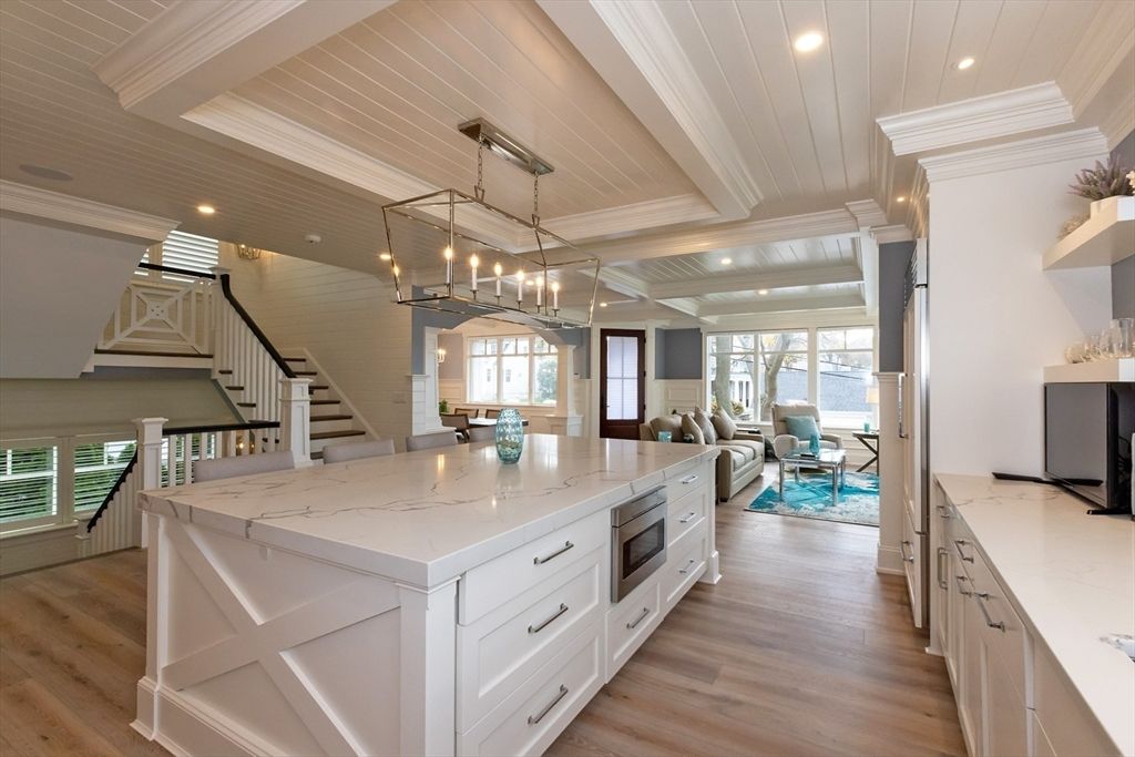 Dining room, Interior, Kitchen, Pendant Lights, Recessed Lighting, Wood Texture Flooring