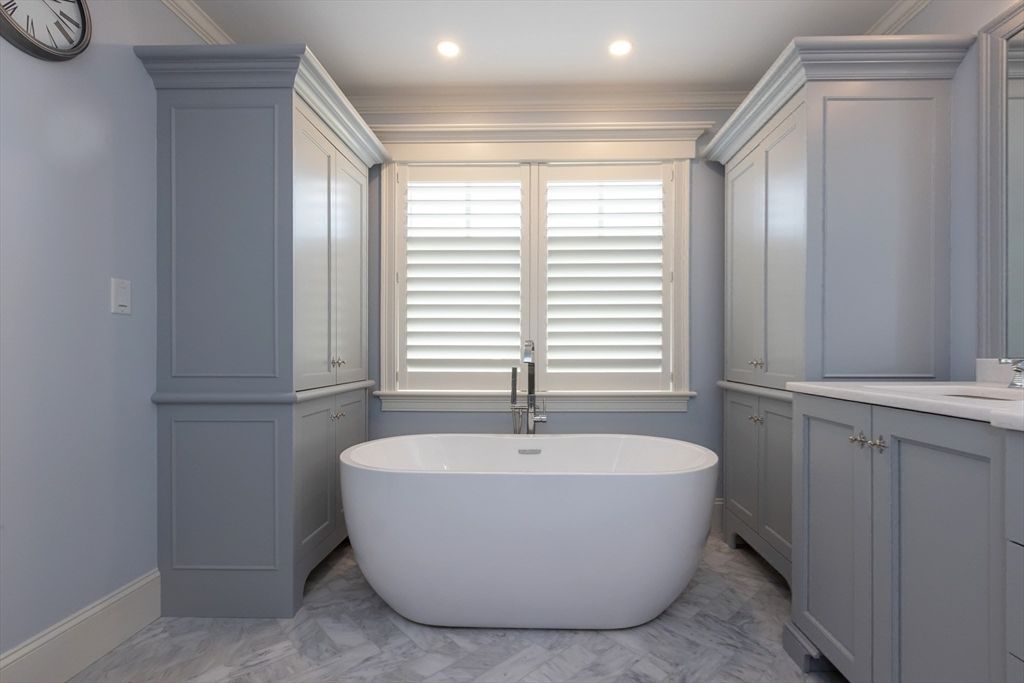 Bathroom, Free Standing Baths, Interior, Marble, Recessed Lighting