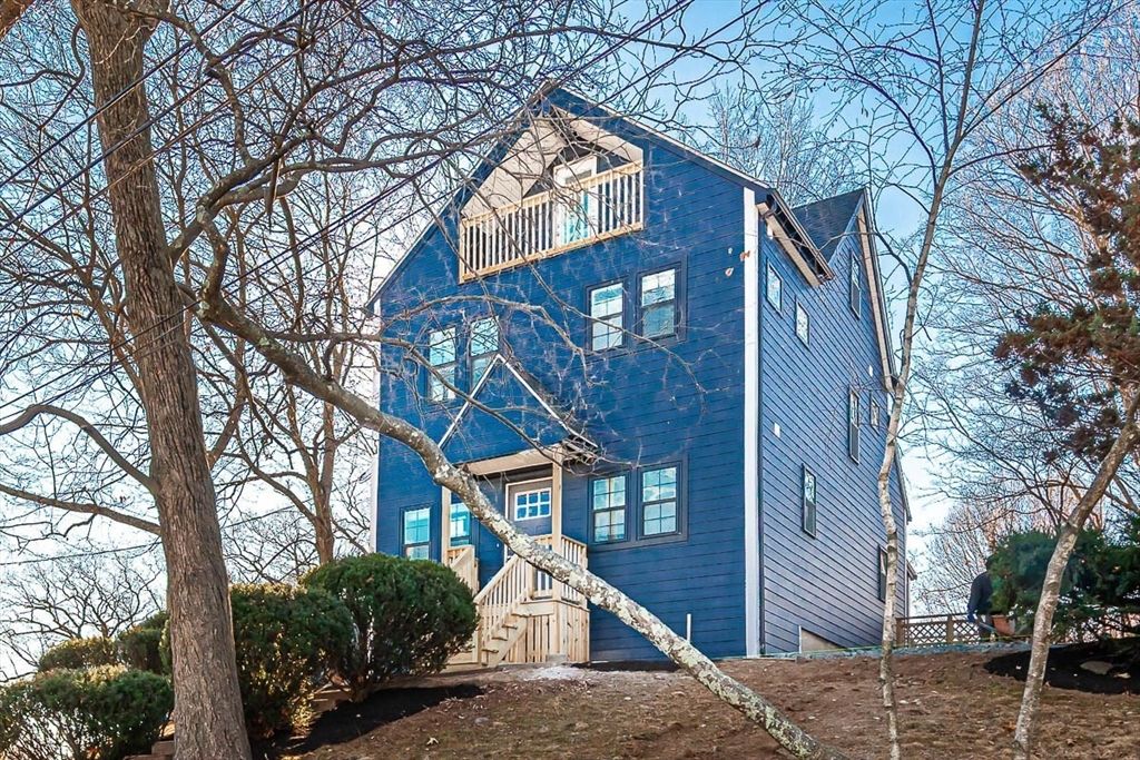 Exterior, Facade, None