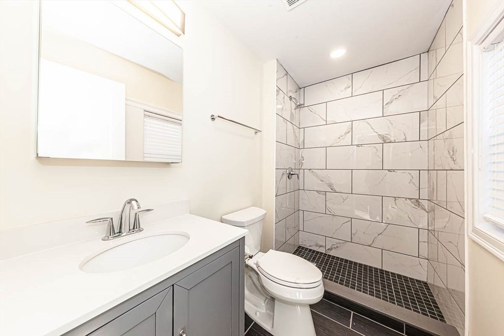 Bathroom, Interior, Marble Walls, Recessed Lighting