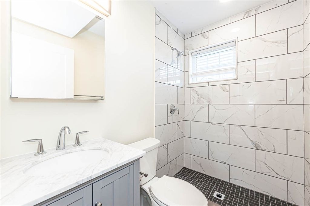 Bathroom, Interior, Marble Walls