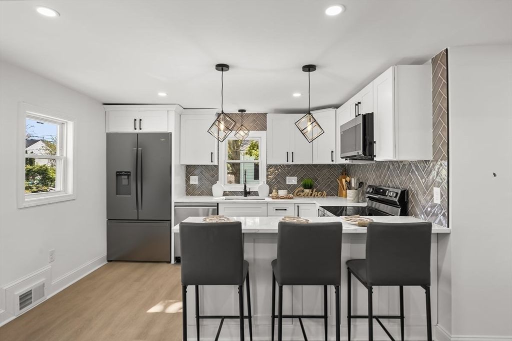 Interior, Kitchen, Pendant Lights, Recessed Lighting, Wood Texture Flooring