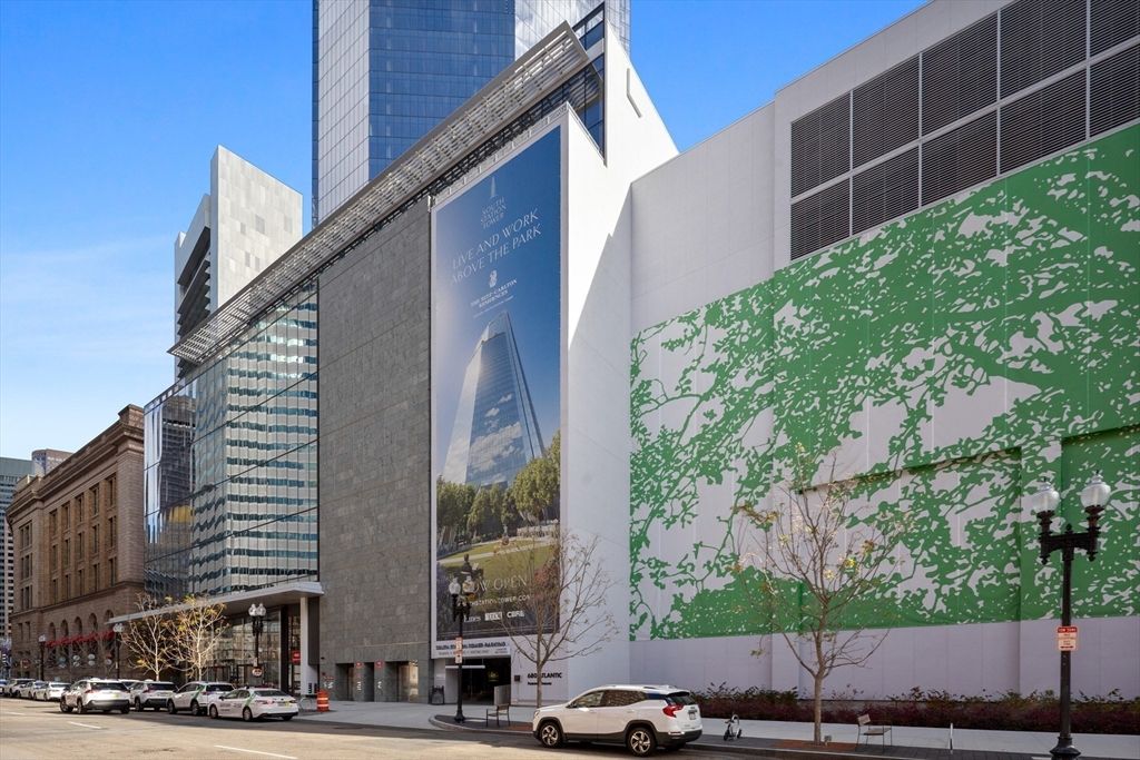 Exterior, Facade, Highrise