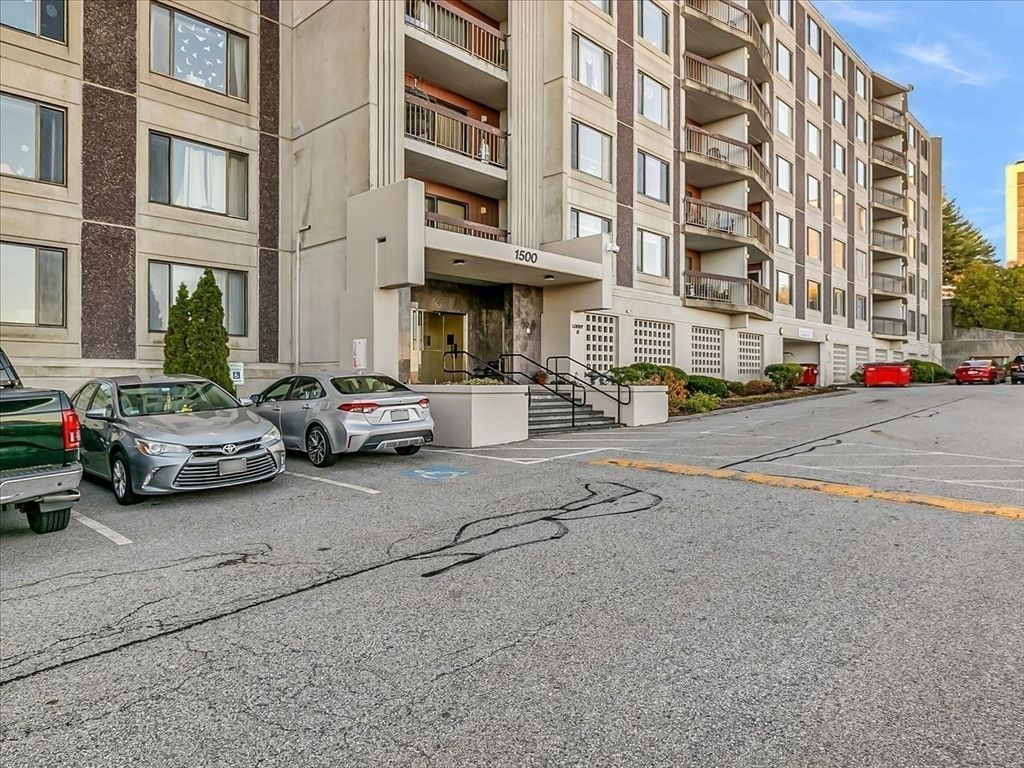 Exterior, Facade, Condo Building