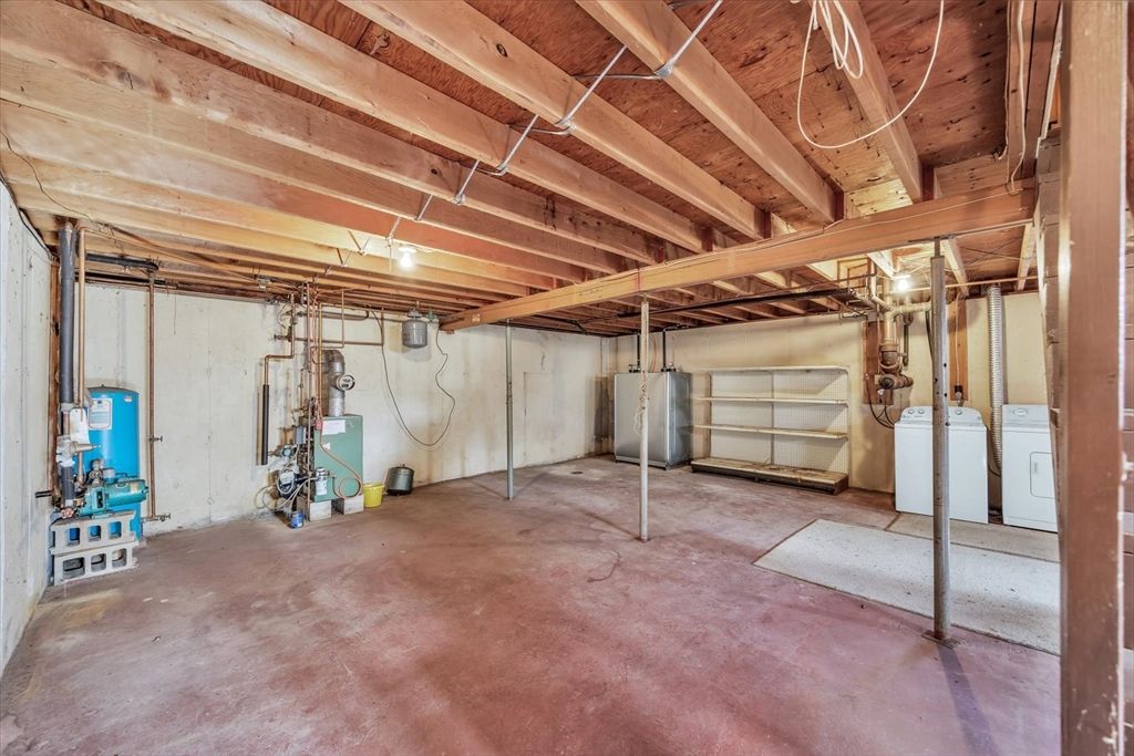 Garage, Interior, Washer, Wooden Beams, Wooden Ceilings