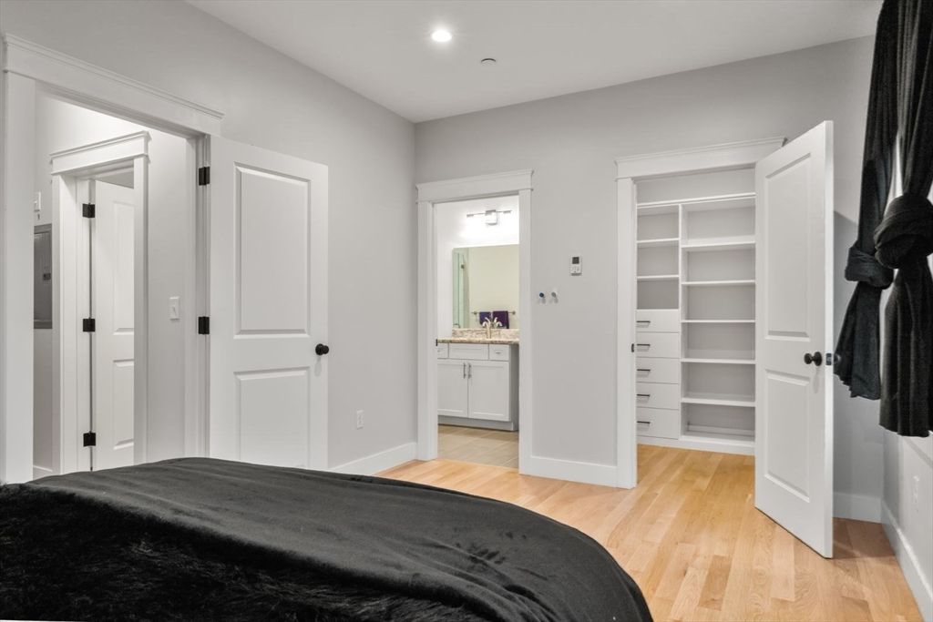 Bedroom, Interior, Recessed Lighting, Walk-in Closets, Wood Texture Flooring