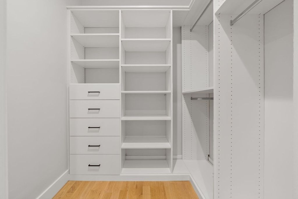Interior, Walk-in Closets, Wood Texture Flooring