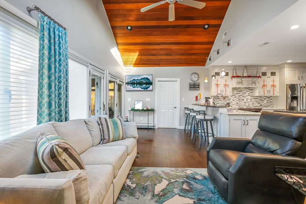 Interior, Kitchen, Living room, Pendant Lights, Recessed Lighting, Stainless Steel Appliances, Wooden Beams, Wooden Ceilings, Wood Texture Flooring