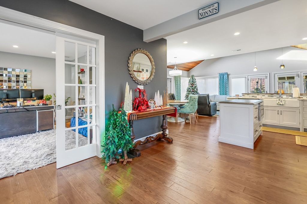 Interior, Kitchen, Living room, Pendant Lights, Recessed Lighting, Wood Texture Flooring