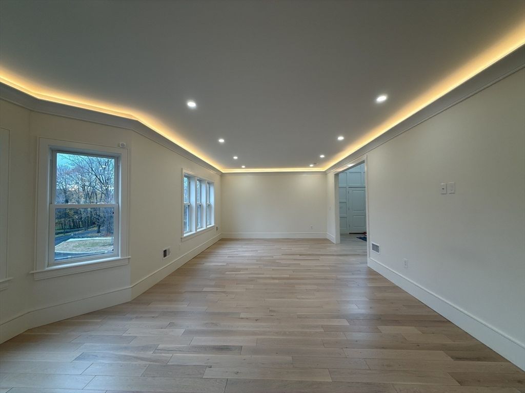 Empty room, Interior, Recessed Lighting, Wood Texture Flooring