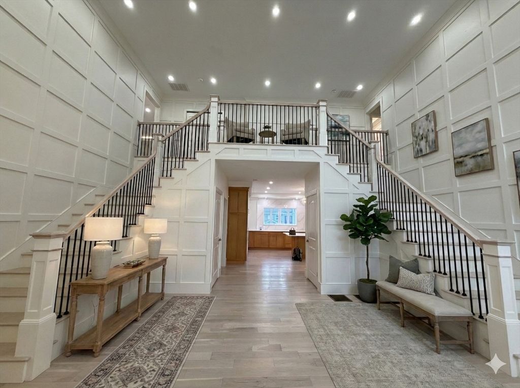 Interior, Recessed Lighting, Wood Texture Flooring