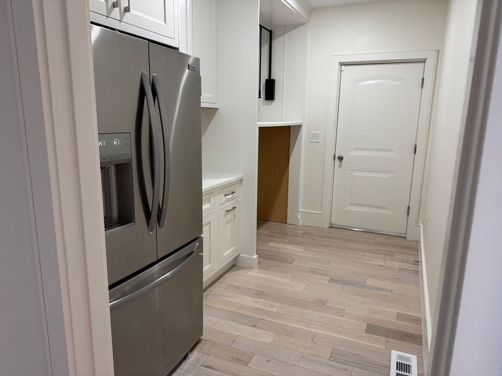 Interior, Kitchen, Washer, Wood Texture Flooring
