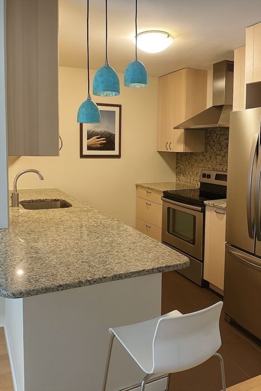 Interior, Kitchen, Pendant Lights, Stainless Steel Appliances