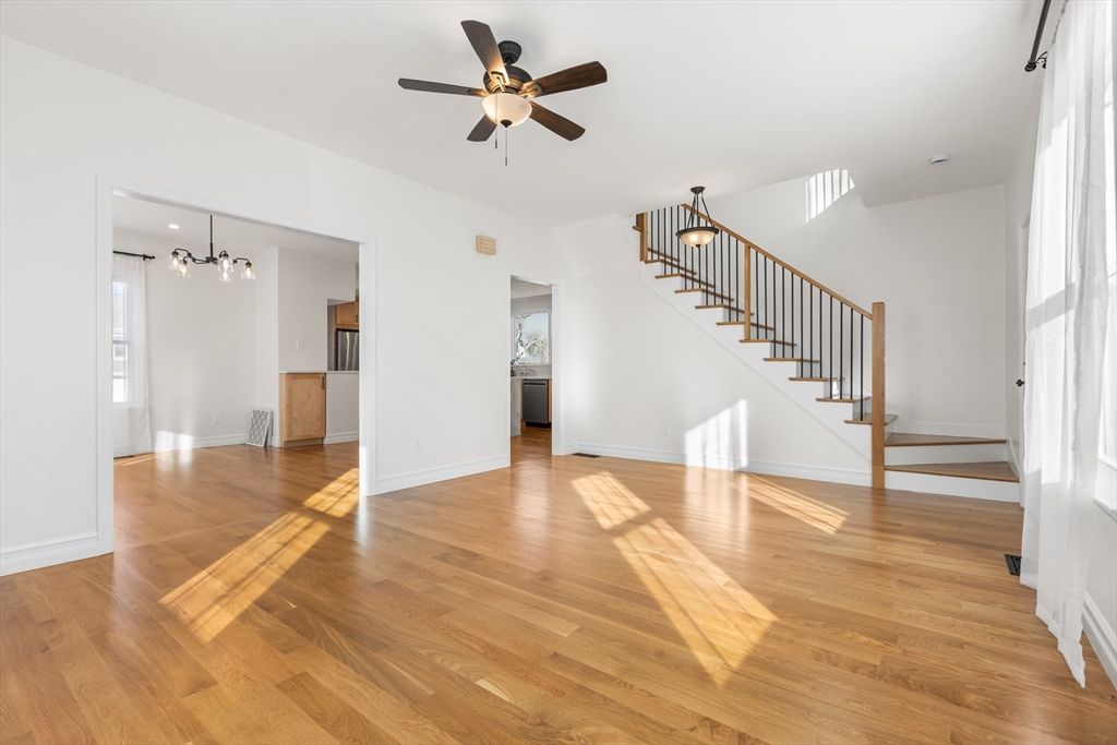 Empty room, Interior, Pendant Lights, Wood Texture Flooring