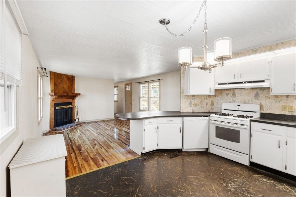 Chandelier, Fireplace, Interior, Kitchen, Pendant Lights, Wood Texture Flooring