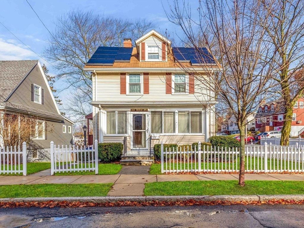 Exterior, Facade, Solar Panels, American Foursquare