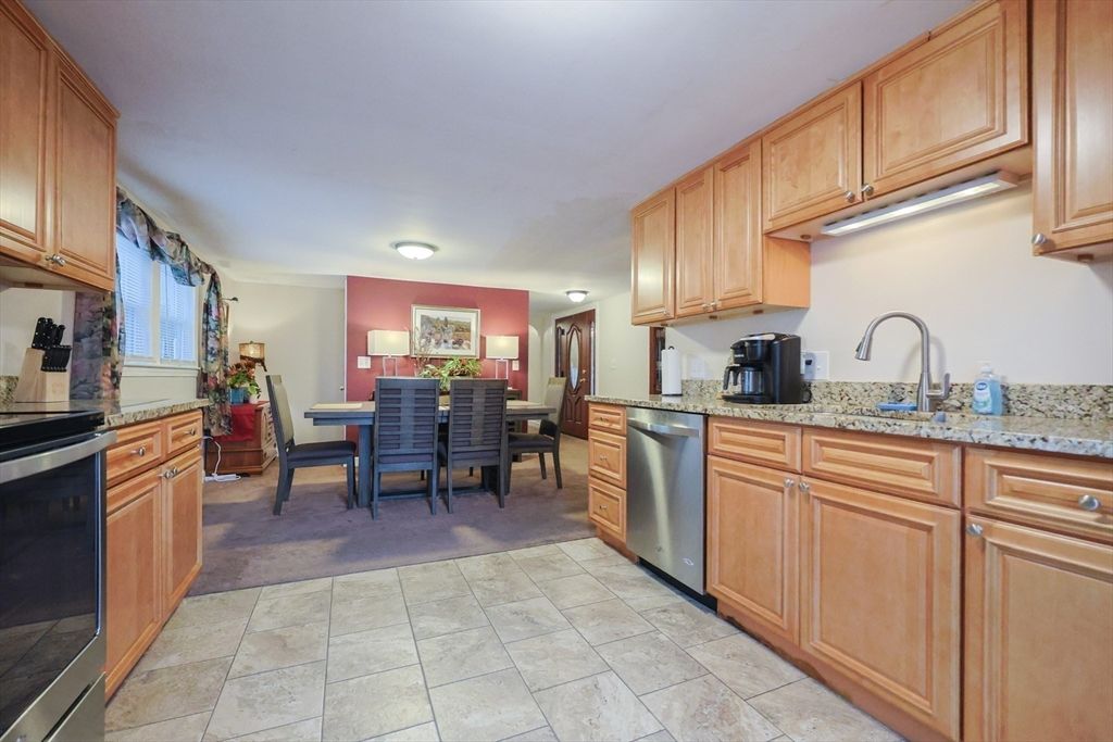 Dining room, Interior, Kitchen, Stainless Steel Appliances