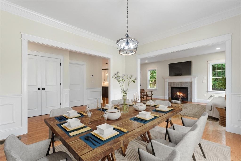 Fireplace, Interior, Living room, Pendant Lights, Recessed Lighting, Wood Texture Flooring