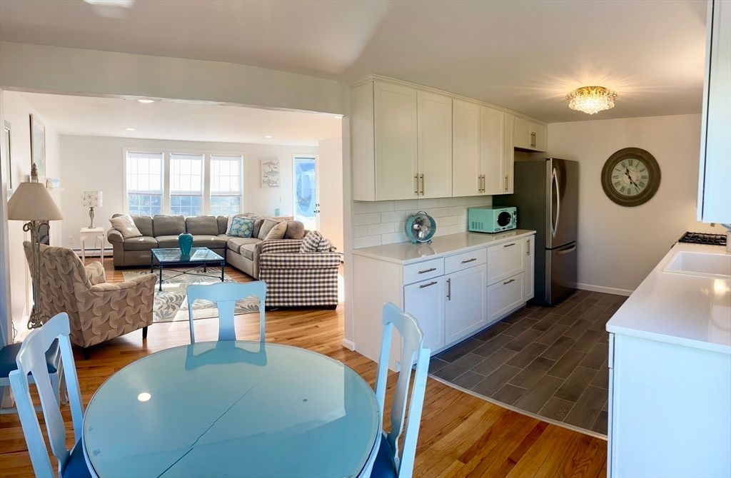 Interior, Kitchen, Living room, Recessed Lighting, Wood Texture Flooring