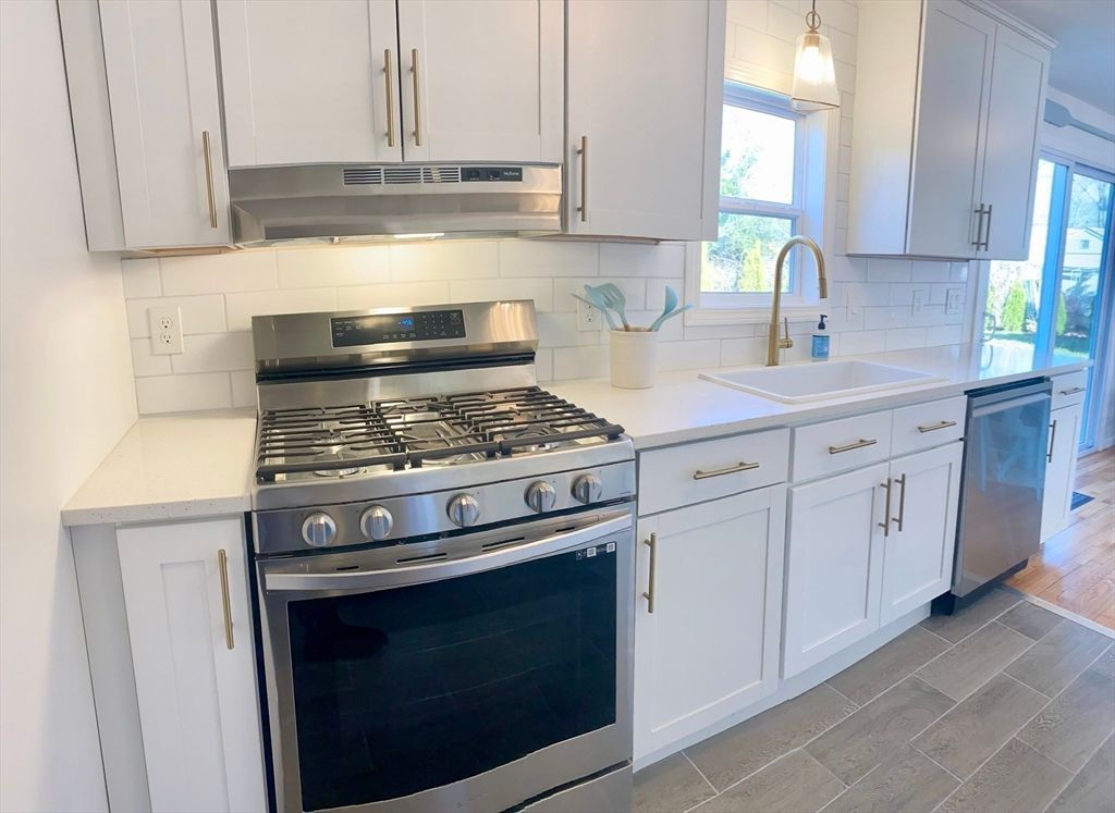 Interior, Kitchen, Pendant Lights, Stainless Steel Appliances, Wood Texture Flooring