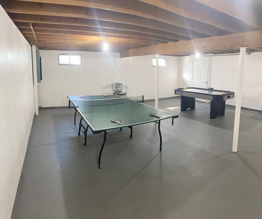 Game Room, Interior, Wooden Beams