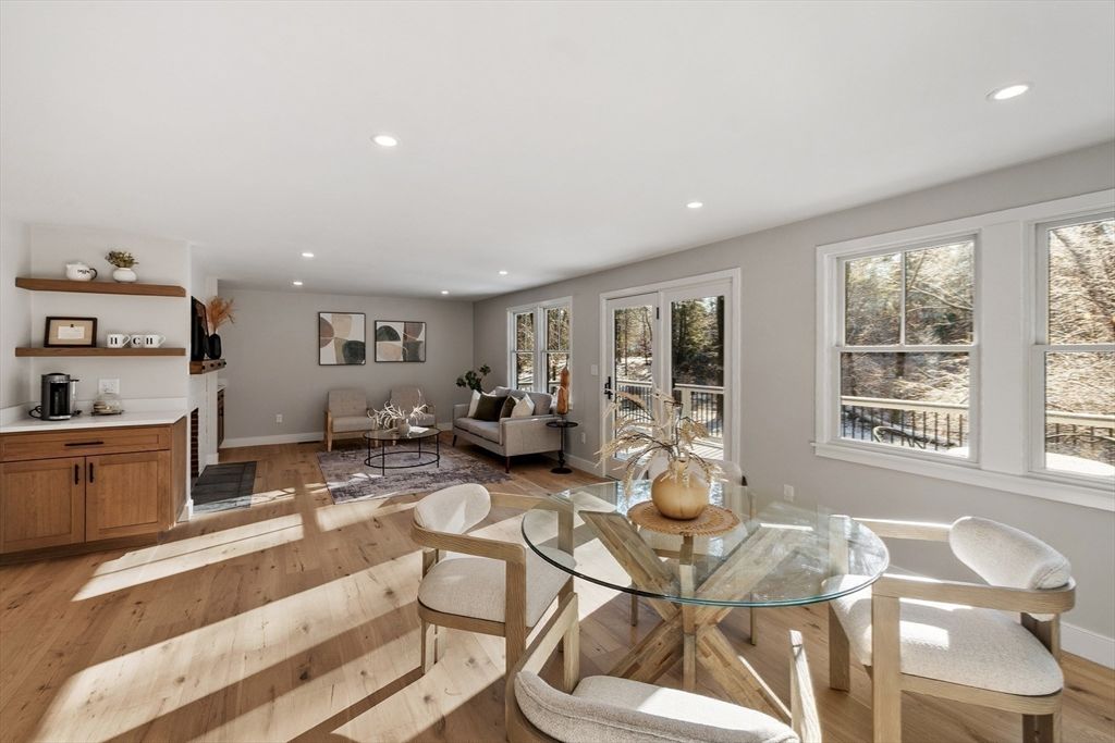 Dining room, Interior, Living room, Recessed Lighting, Wood Texture Flooring