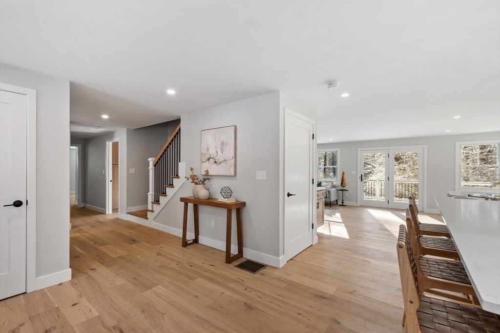 Interior, Recessed Lighting, Wood Texture Flooring