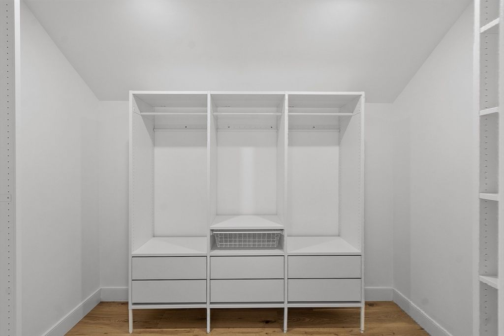 Interior, Walk-in Closets, Wood Texture Flooring