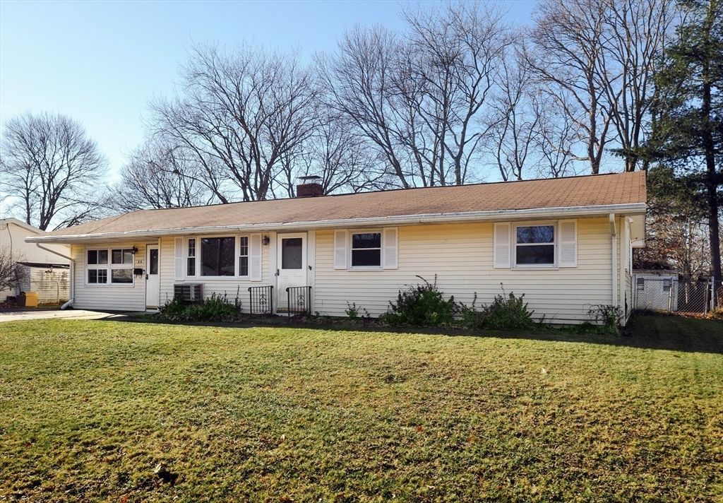 Backyard, Exterior, Facade, Cape Cod