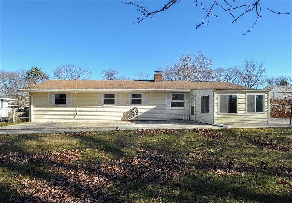 Backyard, Exterior, Facade, Cape Cod