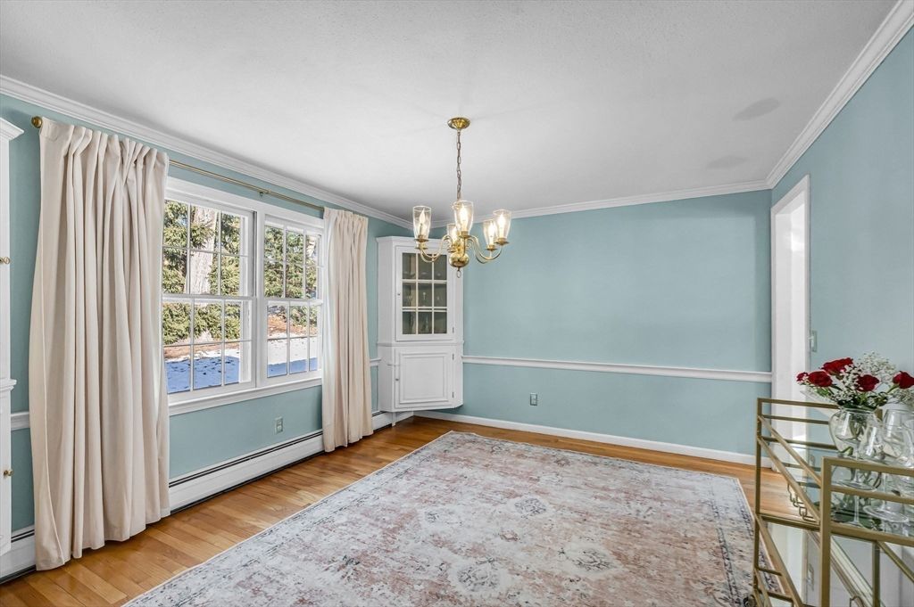 Chandelier, Empty room, Interior, Wood Texture Flooring