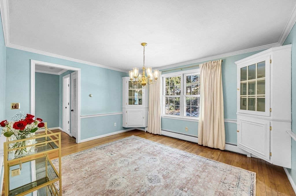 Chandelier, Empty room, Interior, Wood Texture Flooring