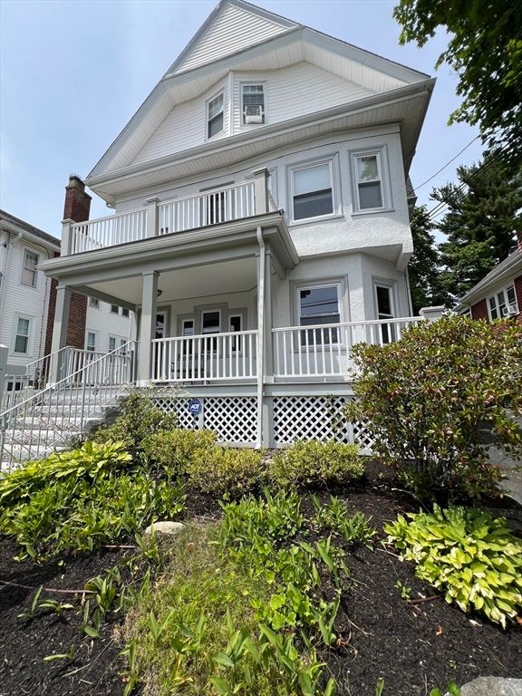 Exterior, Facade, Queen Anne Victorian