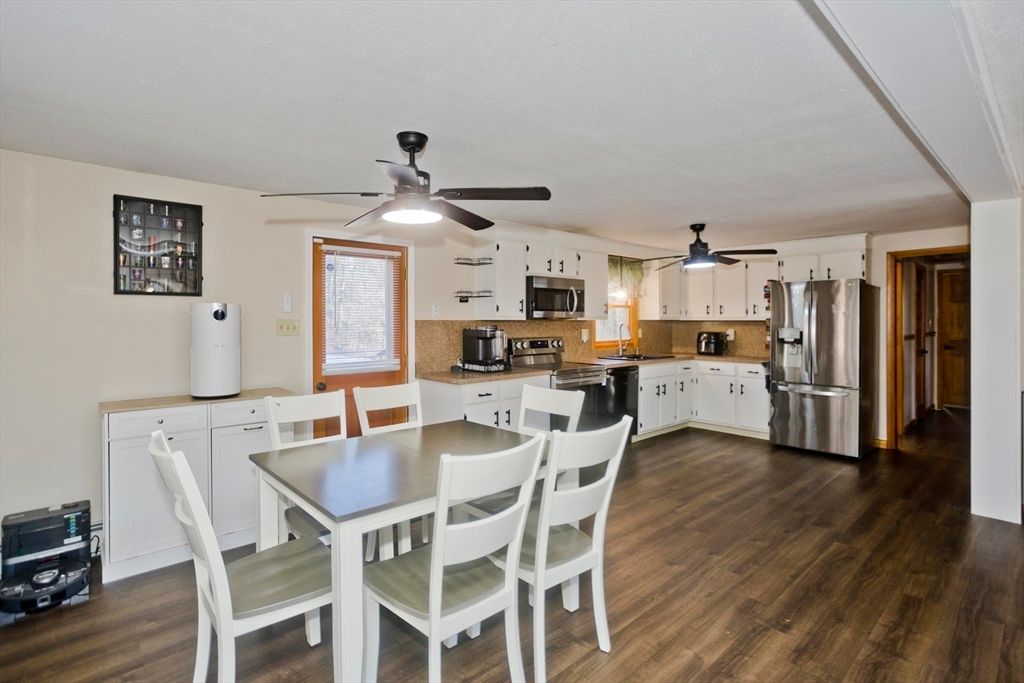 Dining room, Interior, Kitchen, Stainless Steel Appliances, Wood Texture Flooring