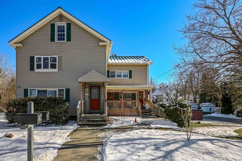 Exterior, Facade, Queen Anne Victorian