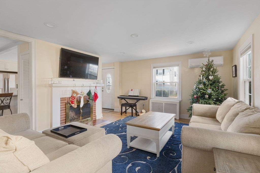 Fireplace, Interior, Living room, Recessed Lighting